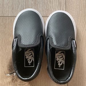 Black Vans toddler slip on size 5.5